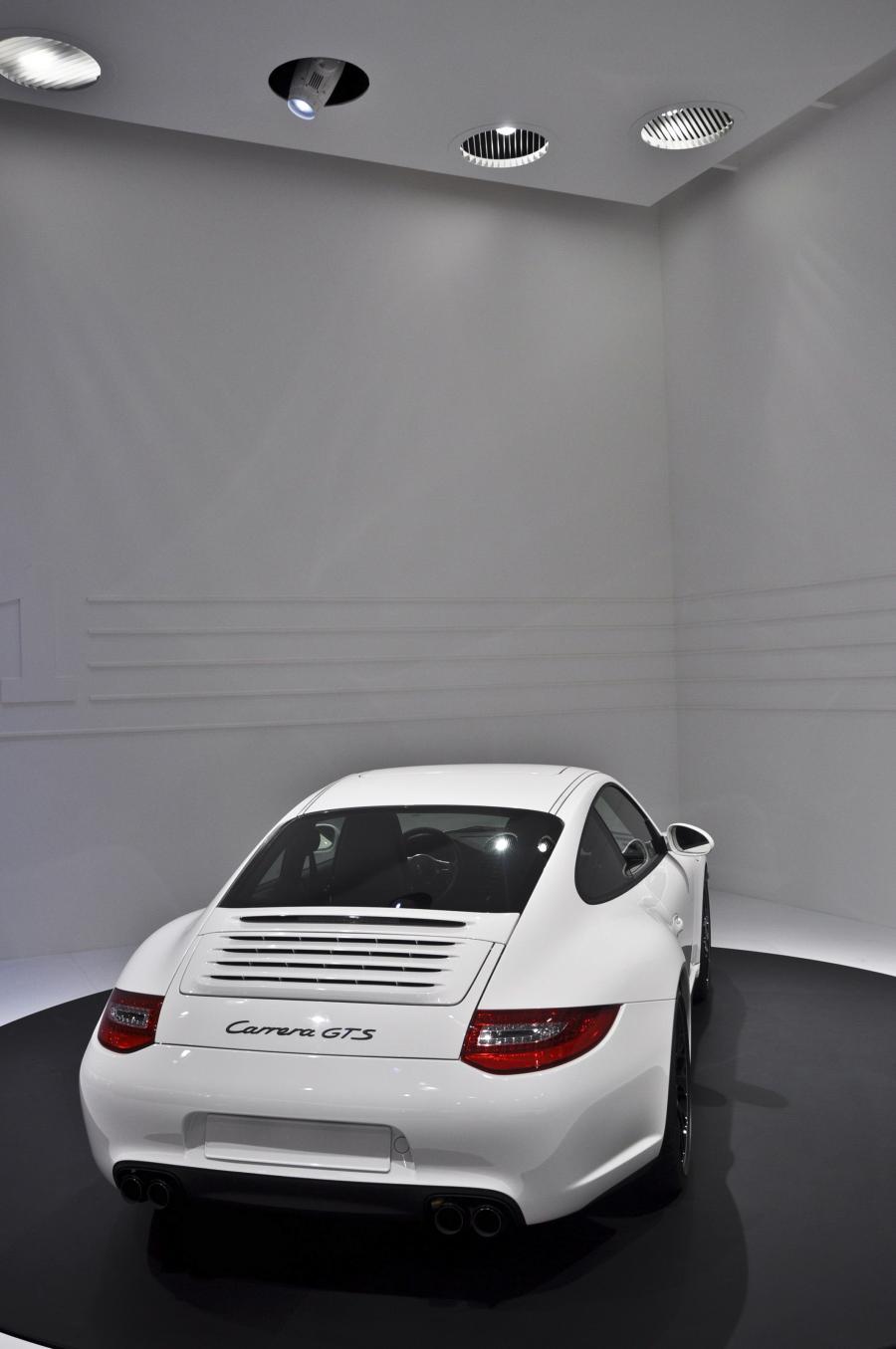  Porsche 911 Carrera GTS 2011 года  (фото 7 из 15)